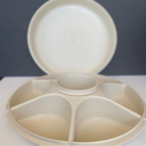 Tupperware Vintage Divided Veggie Deli Party Tray w/Dip Bowl #1665 Almond 3 Pc - Picture 3 of 7